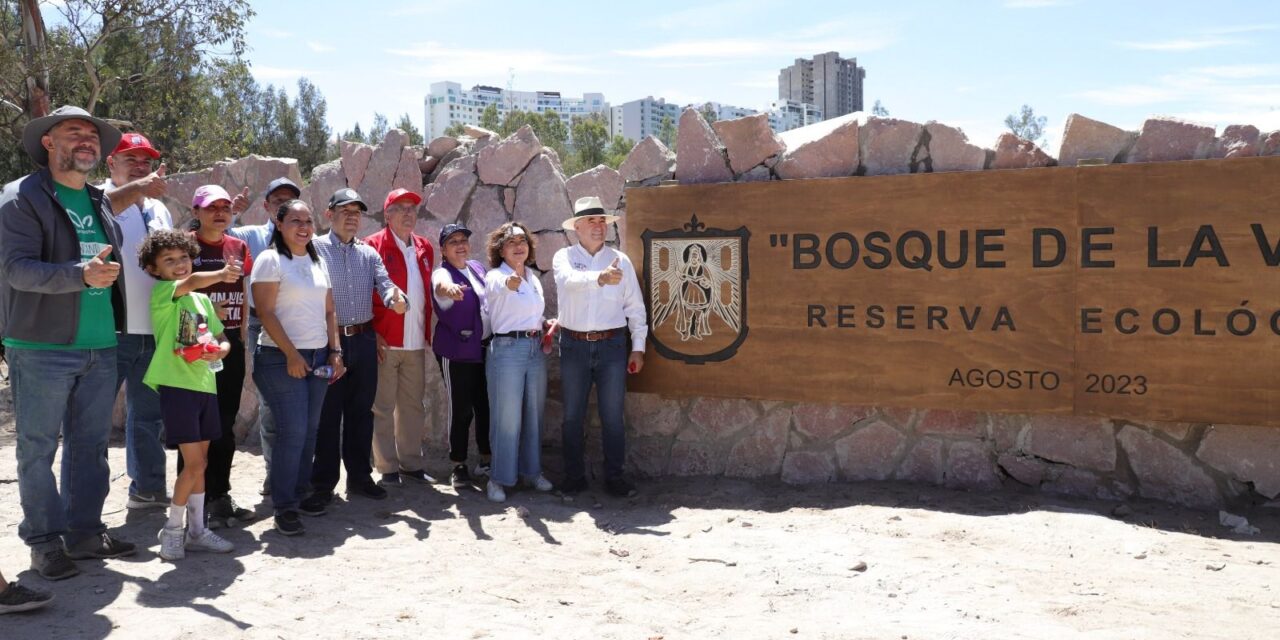 El Gobierno Municipal de San Luis Capital inició este domingo con el Bosque de la Vida, en el Camino a la Presa San José, una iniciativa del DIF Municipal, que preside la maestra Estela Arriaga Márquez, en la que se plantará un árbol nuevo por cada nuevo potosino que nazca.