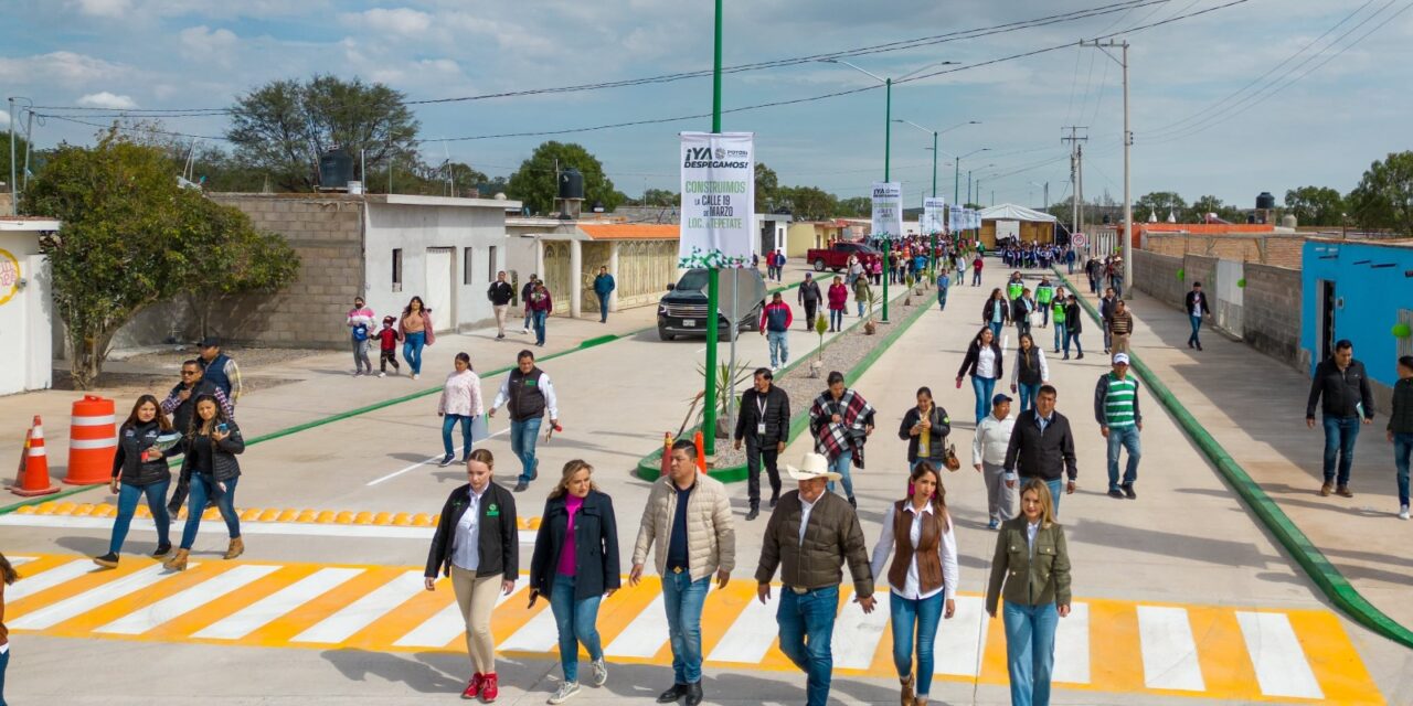 RICARDO GALLARDO INAUGURA NUEVA VIALIDAD EN VILLA DE ARRIAGA