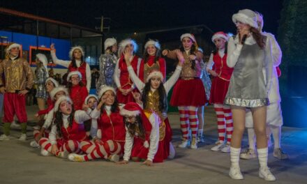 FAMILIAS DISFRUTAN DE FESTIVAL NAVIDEÑO EN LA FENAPO