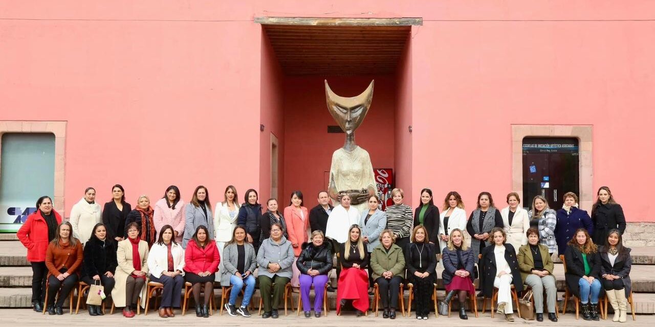 RUTH GONZÁLEZ SILVA FORTALECE TRABAJO DE ASISTENCIA SOCIAL CON MUNICIPIOS