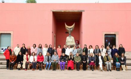 RUTH GONZÁLEZ SILVA FORTALECE TRABAJO DE ASISTENCIA SOCIAL CON MUNICIPIOS