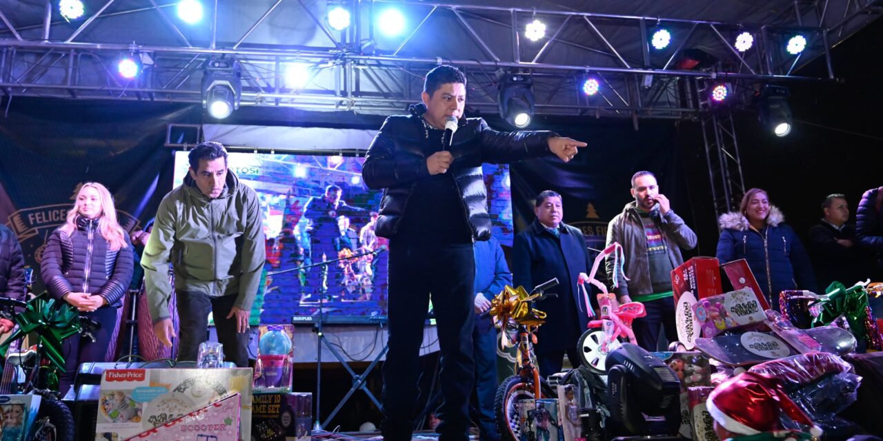 RICARDO GALLARDO CELEBRA LAS POSADAS EN BARRIOS DE LA CAPITAL