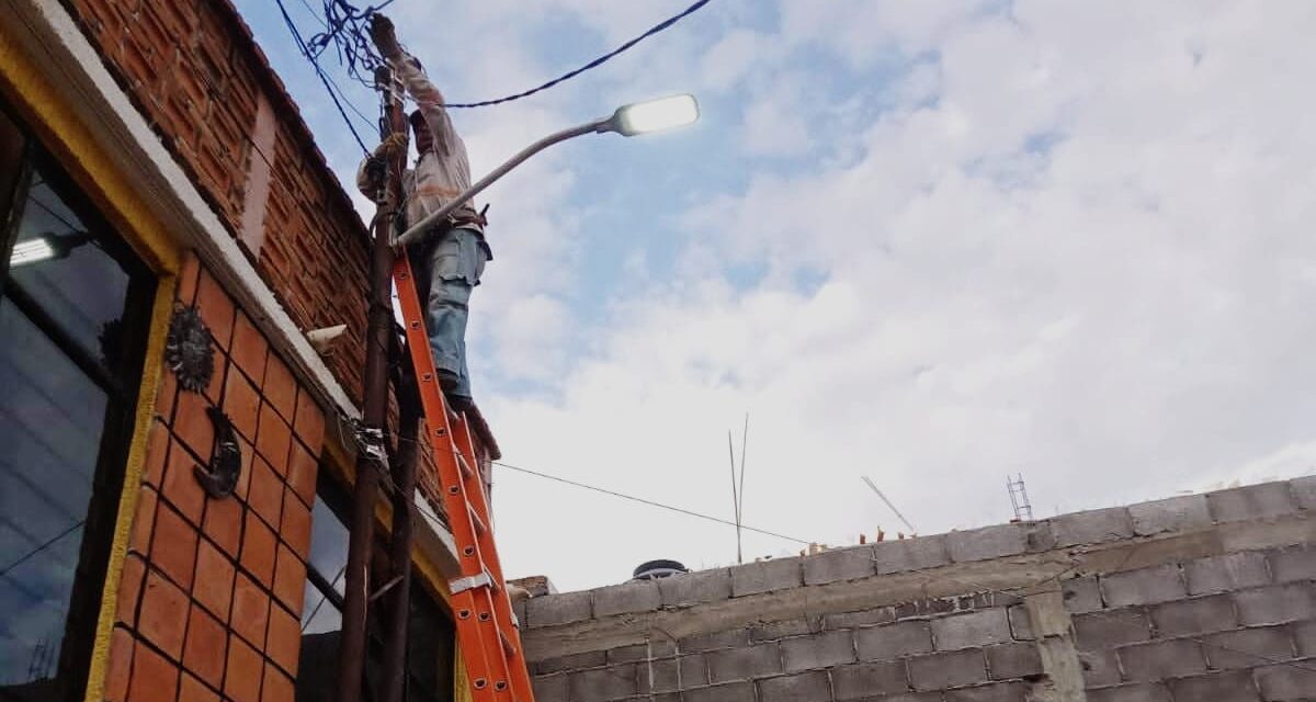 ACCIONES DE ILUMINACIÓN EN CALLES DE SOLEDAD, SE INTENSIFICAN EN 2024