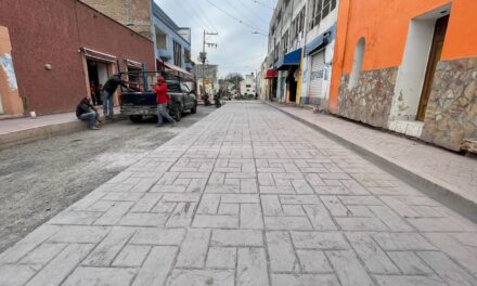 GOBIERNO AVANZA EN LA RECONSTRUCCIÓN DE CALLES EN VENADO