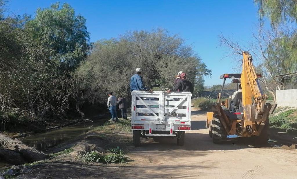 FOMENTANDO CULTURA DE LA PREVENCIÓN, AYUNTAMIENTO SOLEDENSE ATIENDE LIMPIEZA DE CANAL EN LA VIRGEN