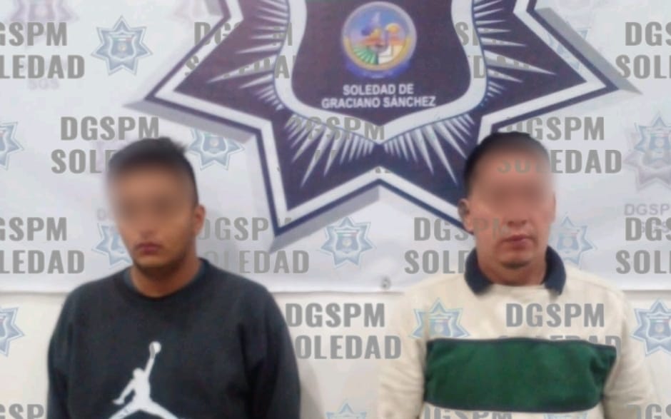 OFICIALES MUNICIPALES DE SOLEDAD LOGRAN LA DETENCIÓN DE DOS SUJETOS POR PRESUNTO TRÁFICO DE PERSONAS