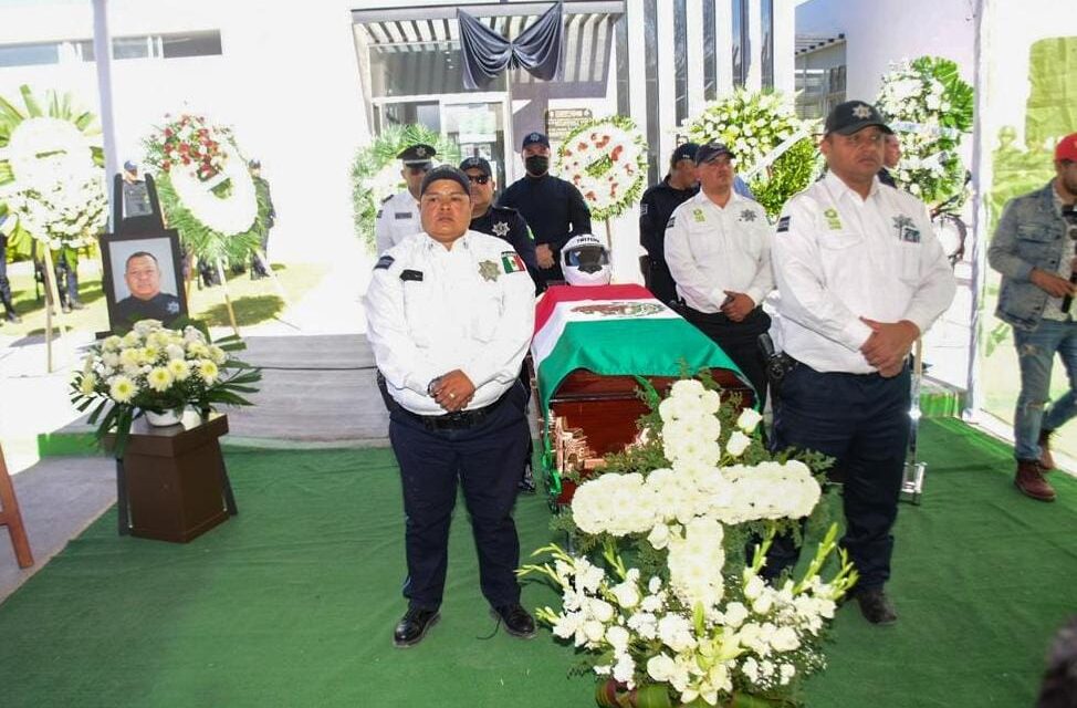 AUTORIDADES MUNICIPALES DE SOLEDAD RINDEN HOMENAJE PÓSTUMO A COMANDANTE CAÍDO