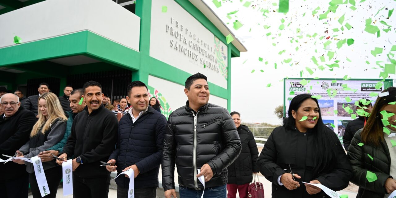RICARDO GALLARDO ENTREGA NUEVA PREPARATORIA EN MATEHUALA