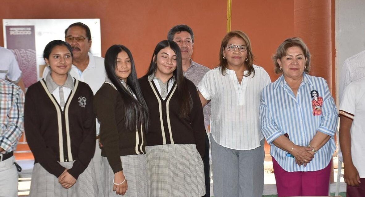 PLANTELES DE EDUCACIÓN BÁSICA RECIBEN PAQUETES SANITARIOS, EN SOLEDAD DE G. S.