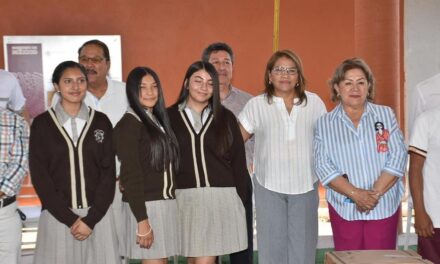 PLANTELES DE EDUCACIÓN BÁSICA RECIBEN PAQUETES SANITARIOS, EN SOLEDAD DE G. S.