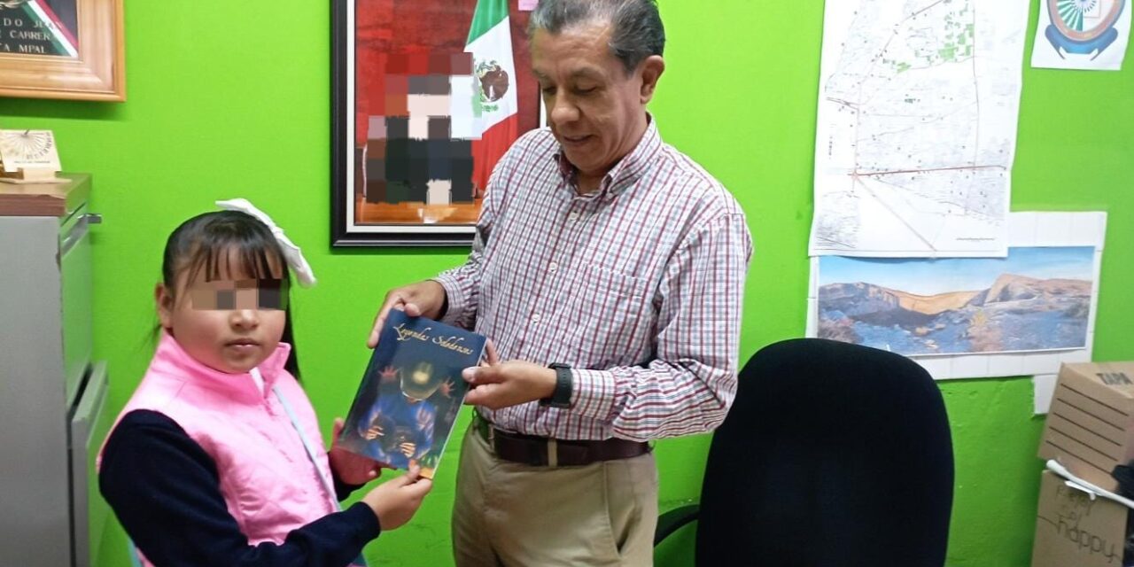 SOLEDAD DE G. S. FOMENTA EL INTERÉS HISTÓRICO EN JÓVENES Y NIÑOS CON DISTRIBUCIÓN DE LIBROS LOCALES